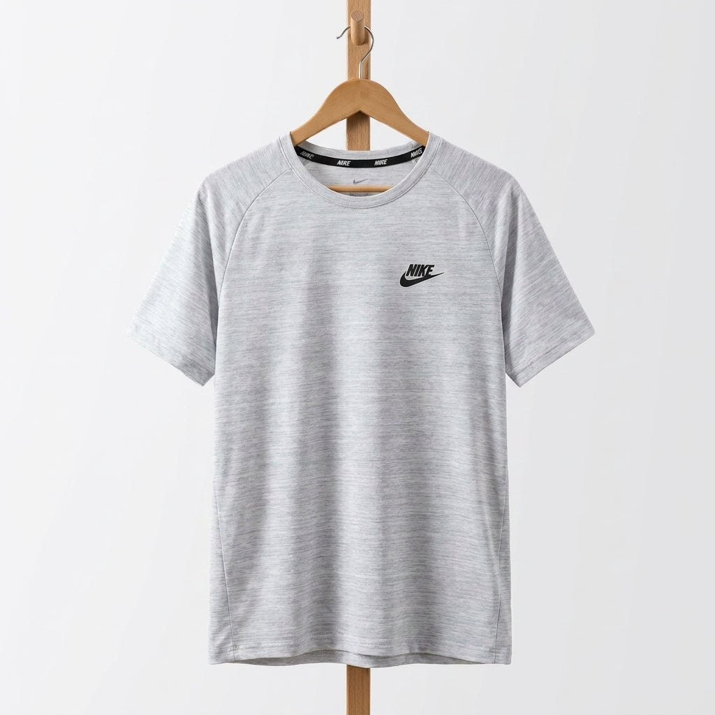Nike - T-Shirt – White – Size L