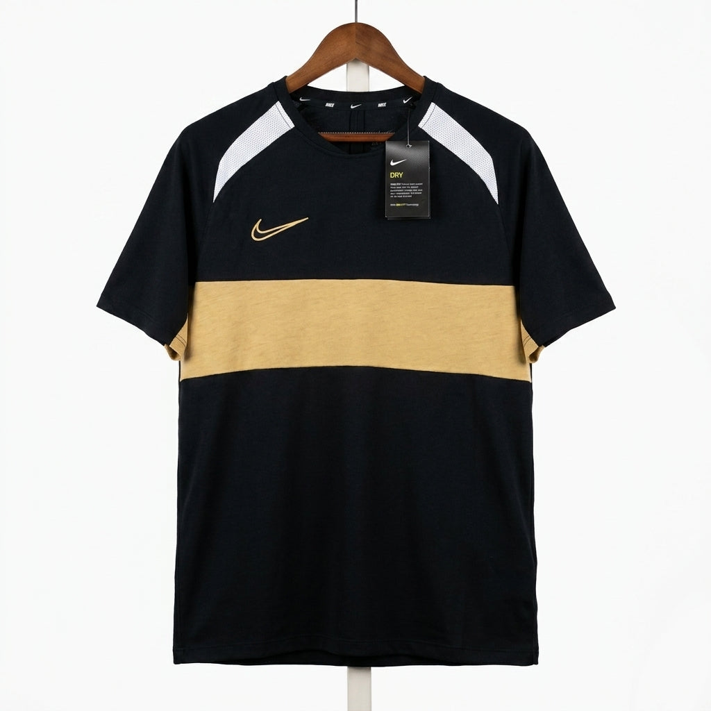 Nike - T-Shirt – Black / Gold – Size M